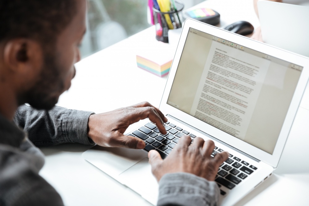 Captivate Your Audience By Writing Compelling Copy For Blogs, Emails & Social Media